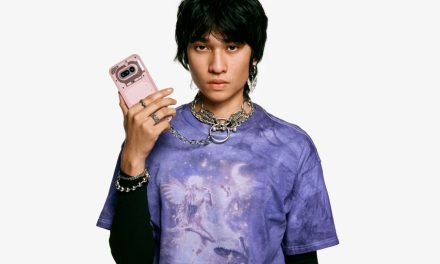 Smartphone (4a) et casque (a): Nothing rajoute de la couleur