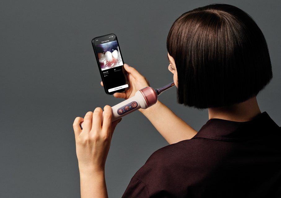Avec sa CameraJet, Dyson s’attaque à nos dents de façon unique