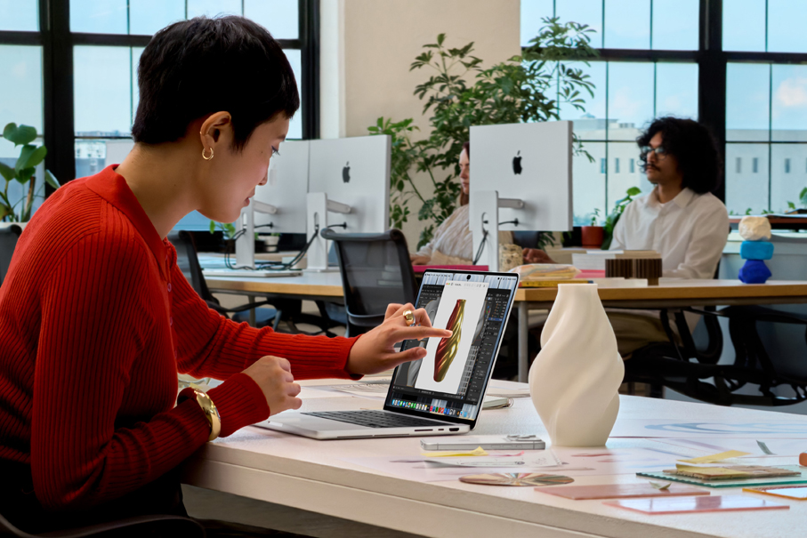 Le MacBook Pro passe au tactile et à l&rsquo;OLED: voici ce qui change